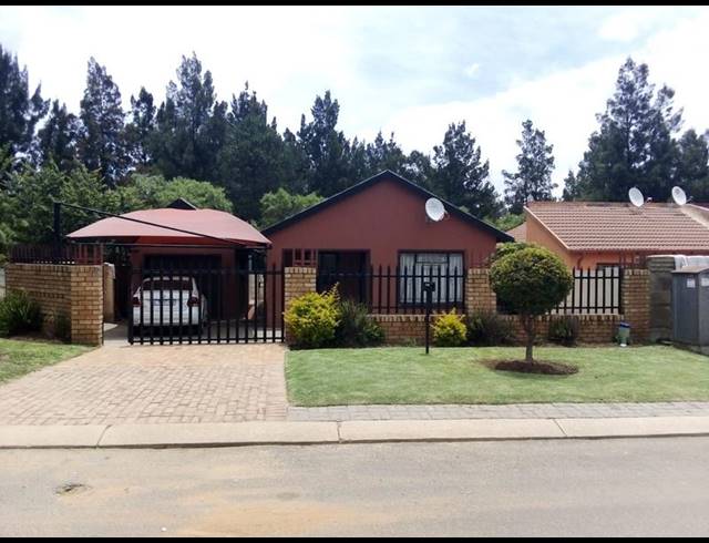 3 BEDROOM PROPERTY TO RENT IN BIRCH ACRES